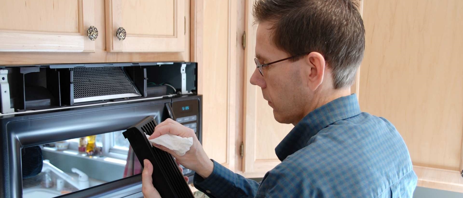 Kitchen fitters UB2